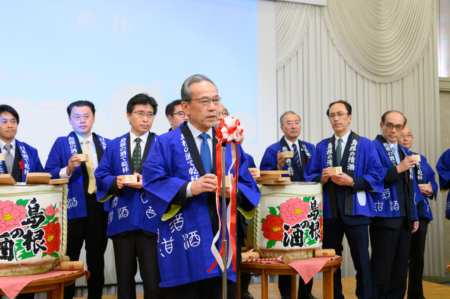 70_13_祝賀会_乾杯 70_13_祝賀会_乾杯