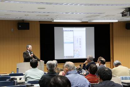 野中教授と講演の様子