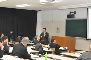 浦野　健　教授の発表