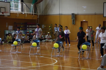 運動会の競技の様子