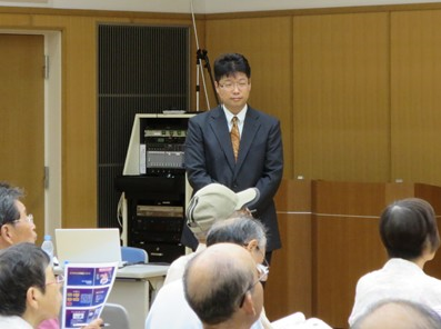カプセル内視鏡に関する講演をする結城崇史先生