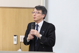 佐藤医学部同窓会長の挨拶