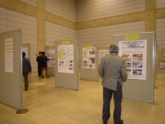 プロジェクトセンターポスター展示