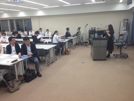 横浜市金沢区地域振興課の石塚清香さんの報告