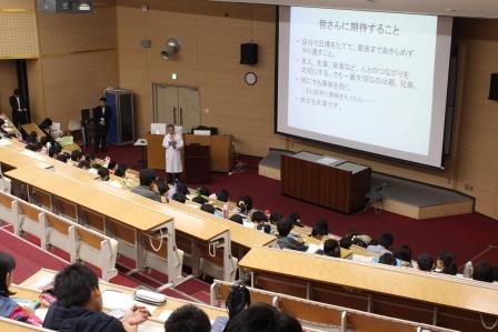 医学部長のお話の様子