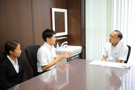 学長室訪問３.JPG