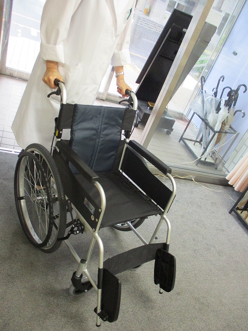 貸出用車椅子.jpg