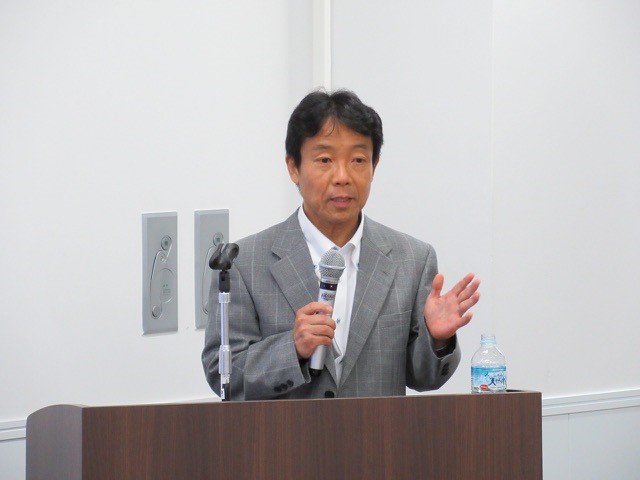 中村教授の講演の様子１