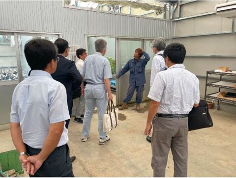 由志園での視察会の様子２