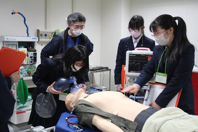 ★挿管シミュレーションの様子 挿管シミュレーションの様子