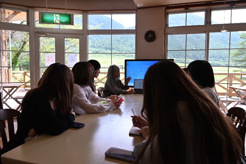 山の駅さんべでは地域の自然や未利用資源を活かした観光地域づくりの事業説明を受けました