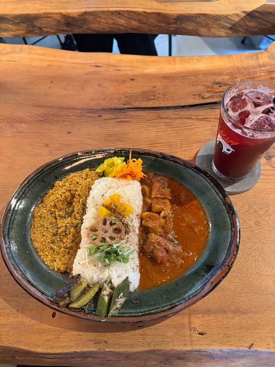 観光にかかせない現地の食事についても情報収集を行いました