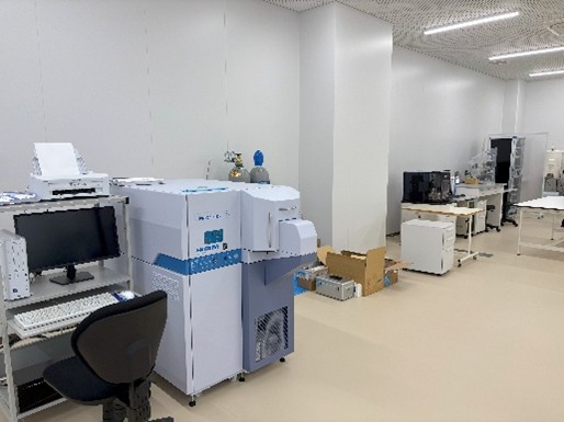 最新機器が並ぶ様子