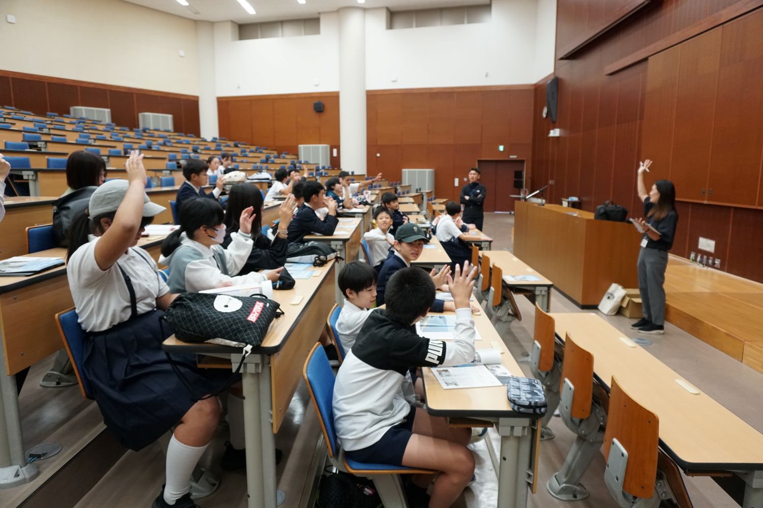 大学ホールで大学クイズ