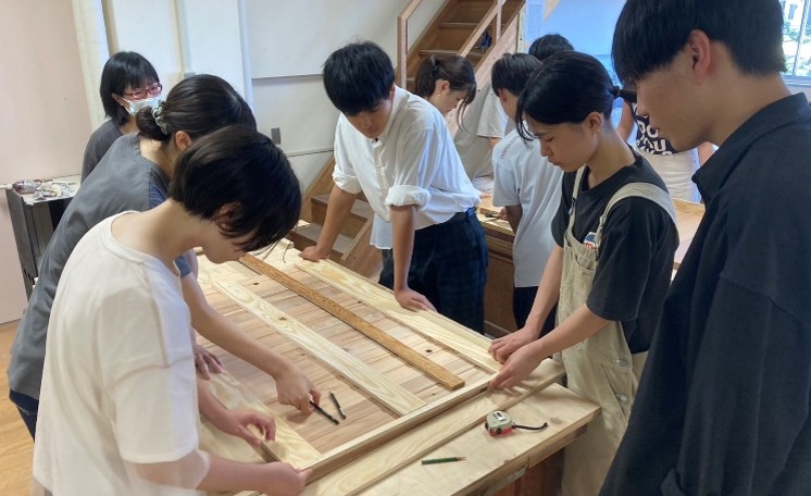 sc-72木材を活用した学校の内装デザイン