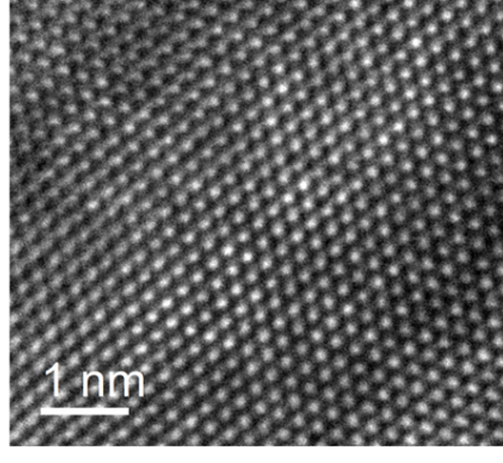 	ta-2_ 極限環境下の金属材料内の原子の運動を可視化する透過電子顕微鏡を用いたその場観察による材料研究