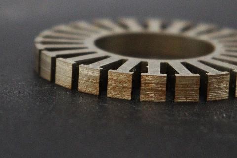 ta-4_ 新素材アモルファス合金を用いた省エネ特性に優れたモーターの開発