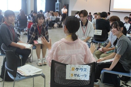 ed-38_定期的な必修セミナーでの学生間交流を通して体験学修の充実・拡充を図る
